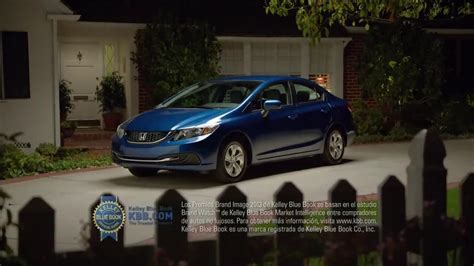 2014 Honda Civic TV Spot, 'Pedir Prestado' created for Honda