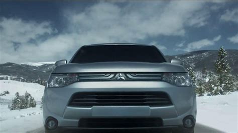 2014 Mitsubishi Outlander TV commercial - Rainy Delivery