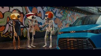 2015 Kia Soul EV TV Spot, 'Fully Charged' Song by Maroon 5 featuring Terence Dickson