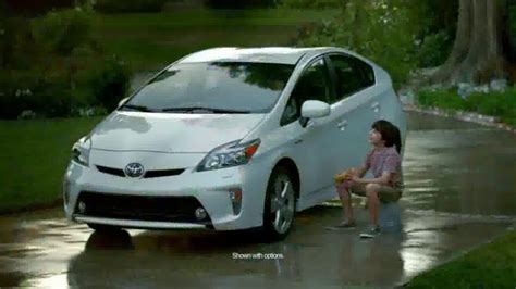 2015 Toyota Prius Liftback TV Spot, 'Rain'