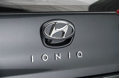 2017 Hyundai Ioniq Hybrid logo