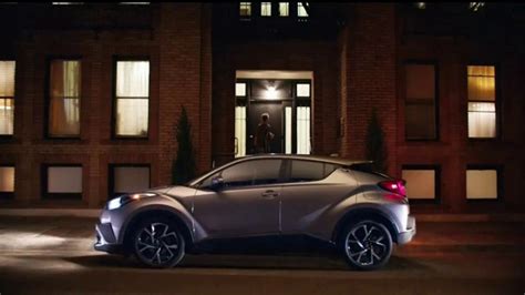 2018 Toyota CH-R TV commercial - Cenicienta