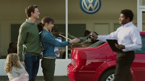 2018 Volkswagen Atlas TV Spot, 'Luv Bug' Song by Dean Martin [T1] featuring Benjamin Hjelm