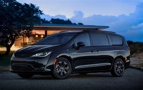 2019 Chrysler Pacifica Hybrid Limited commercials