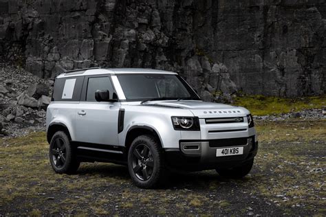 2021 Land Rover Defender 90 commercials