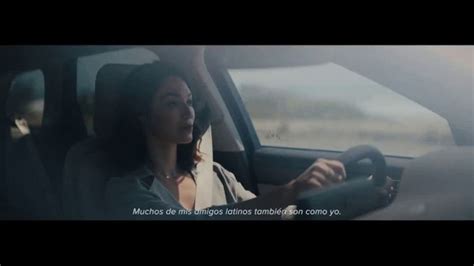 2021 Lincoln Corsair TV commercial - Soy Lola Hernández