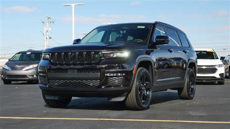 2023 Jeep Grand Cherokee L Limited commercials