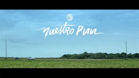 AT&T Mobile Share TV Spot, 'Nuestro plan' featuring Diego Diment