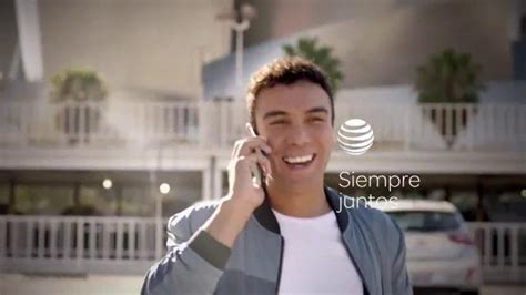 AT&T Mobile Share Value Plan TV Spot, 'El Ángel'