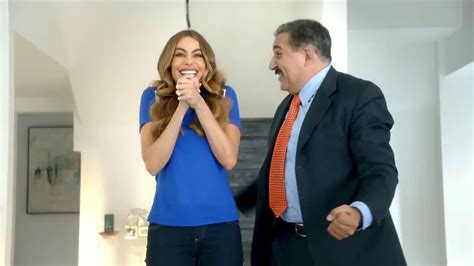 AT&T TV Spot, 'Atractivo' Con Sofía Vergara y Fernando Fiore