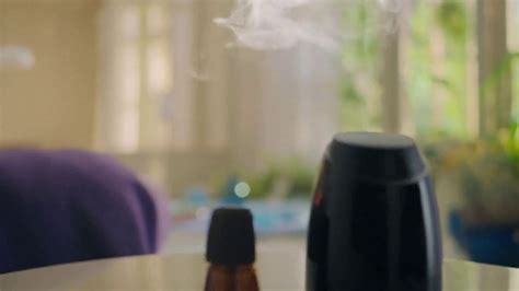 Air Wick Essential Mist TV Spot, 'Feel the Mist' featuring Deshja Driggs-Hall