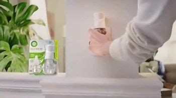 Air Wick Fresh New Day TV Spot, 'Bursting at the Seams' created for Air Wick