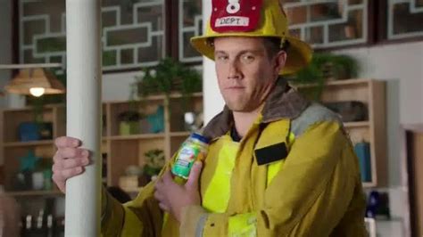 Alka-Seltzer Heartburn Relief Chews TV commercial - Fireman in the Cafe