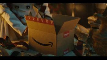 Amazon Black Friday TV Spot, 'Holidays: Romeo y Julieta' cancion de Duke & Jones, Louis Theroux