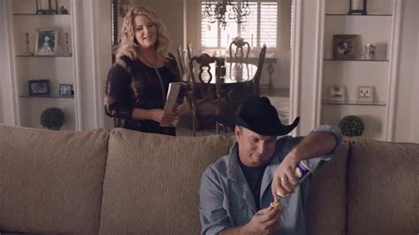 Amazon Echo TV Spot, 'Alexa Moments: Cowboy Hat' Featuring Garth Brooks