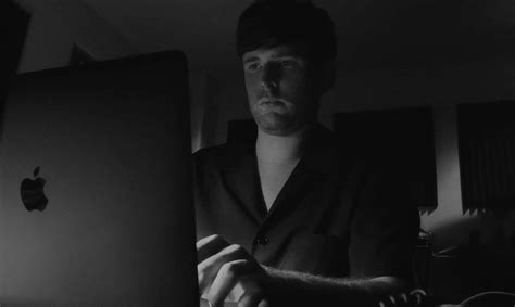 Apple Mac TV commercial - Behind the Mac: James Blake Cuts His Latest Track at Home
