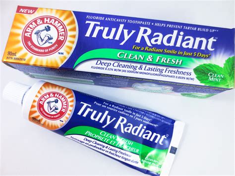 Arm & Hammer Oral Care Truly Radiant Clean & Fresh logo