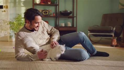 Arm & Hammer Slide TV Spot, 'Change Your Cat's Litter' featuring Jason Yudoff