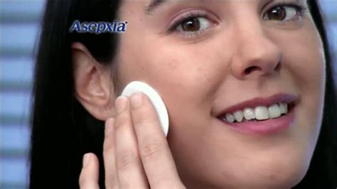 Asepxia Natural Matte Compact Powder TV commercial - La foto