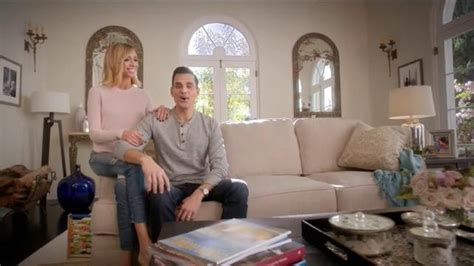 Ashley Furniture President's Day TV Spot, 'Red Carpet' Ft. Giuliana Rancic