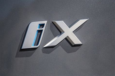 BMW iX logo