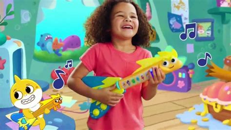 Baby Shark's Big Show! Toys TV Spot, 'Dive Into an Ocean of Fun' featuring Serenity Grace Russell