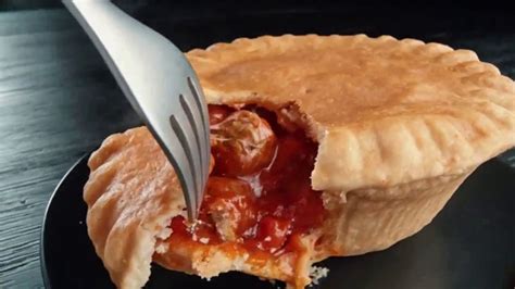 Banquet Mega Meat Lovers Deep Dish Pot Pie TV Spot, 'Dig In' created for Banquet