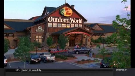 Bass Pro Shops Trophy Deals TV commercial - Hikers, T-Shirts and Easter Pictures