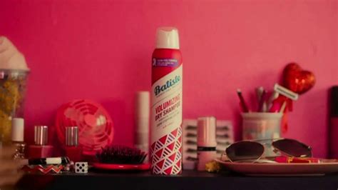 Batiste Dry Shampoo Spray TV Spot, 'Refreshing'