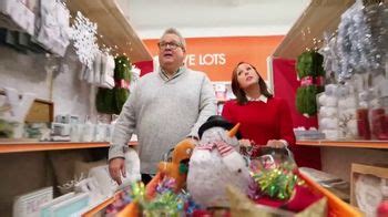 Big Lots Black Friday 3 Day Deals TV Spot, 'Holidays: Stuffed' Feat. Molly Shannon, Eric Stonestreet featuring Molly Shannon