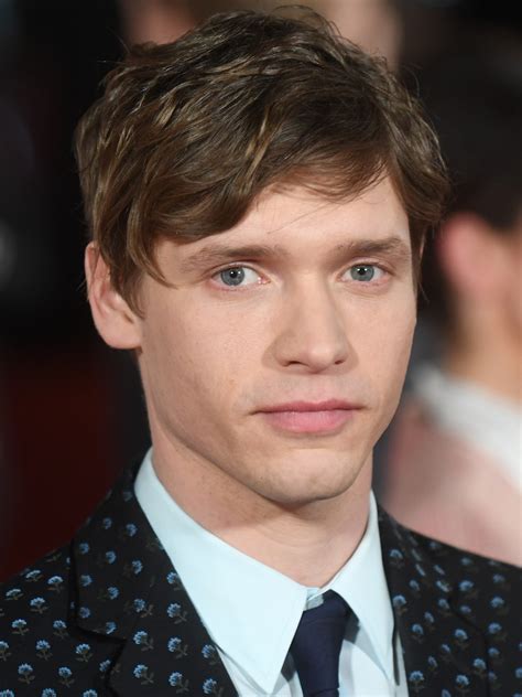 Billy Howle photo