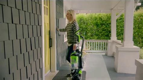 Bissell Pet Hair Eraser Vacuum TV Spot, 'Home With the Pets'