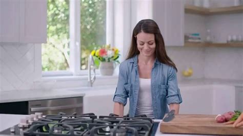 Blue Diamond Pan Big Batch TV commercial - Light and Easy to Clean