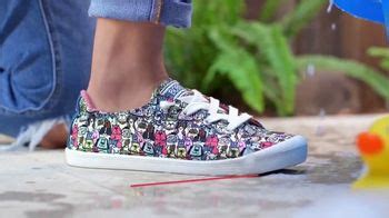 Bobs From SKECHERS TV commercial - Levanta tus patas