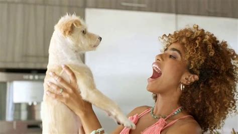 Bobs From SKECHERS TV Spot, 'Raise Your Paws'