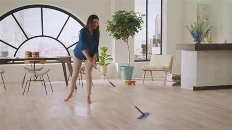 Bona Quick Clean System TV Spot, 'Relax and Enjoy'