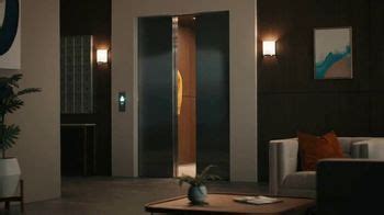 Bounce WrinkleGuard TV Spot, 'Elevator Encounter' featuring Christopher Allen