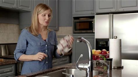Bounty DuraTowel TV Spot, 'Spaghetti Cleanup' featuring Brenda Campbell