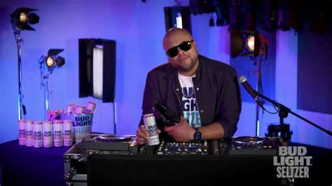 Bud Light Seltzer TV Spot, 'DJ' con Chris Mambo