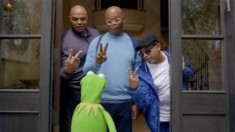 Capital One TV Spot, 'Bowl Mania: Kermit' Ft. Samuel L. Jackson, Spike Lee featuring Charles Barkley