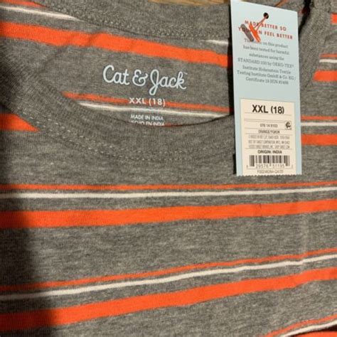 Cat & Jack Boys' Short Sleeve Pocket T-Shirt logo