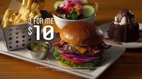 Chilis 3 For Me Burgers TV commercial - Bigote