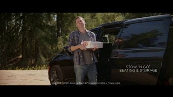 Chrysler 4th of July Sales Event TV Spot, 'Van Life for Real Life: Duel' [T2]
