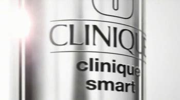 Clinique Smart Custom-Repair TV commercial - Regalo con compra