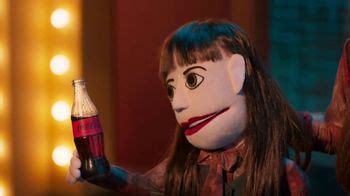 Coca-Cola Zero Sugar TV commercial - Sally y Molly canción de Damian Minckas