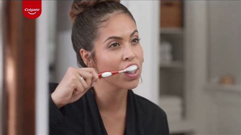 Colgate Optic White Renewal TV Spot, 'Remove 15 Years of Stains' featuring Jessica Cannon