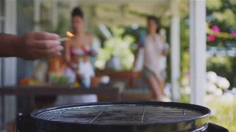 Corona Extra Summer Beach Can TV Spot, 'Beach in a Can' Song by Jimmy Cliff featuring Ryan Johnston