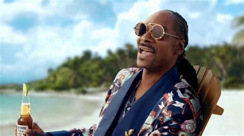 Corona Extra TV Spot, 'Keeping Up' Featuring Snoop Dogg