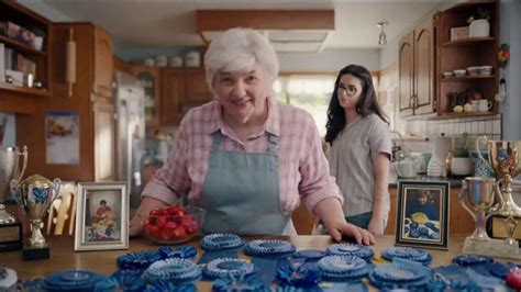 Country Crock Plant Butter TV Spot, 'Loved By Lynn, 229-Time Baking Champion'