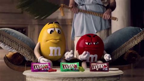Crunchy M&M's TV Spot, 'Pampered'